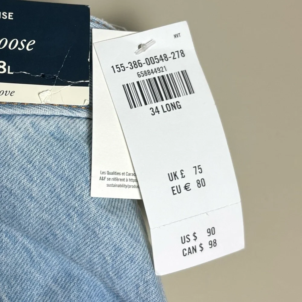 NWT Abercrombie and Fitch Curve Love High Rise Loose Jeans Size 34 Long - Picture 12 of 15